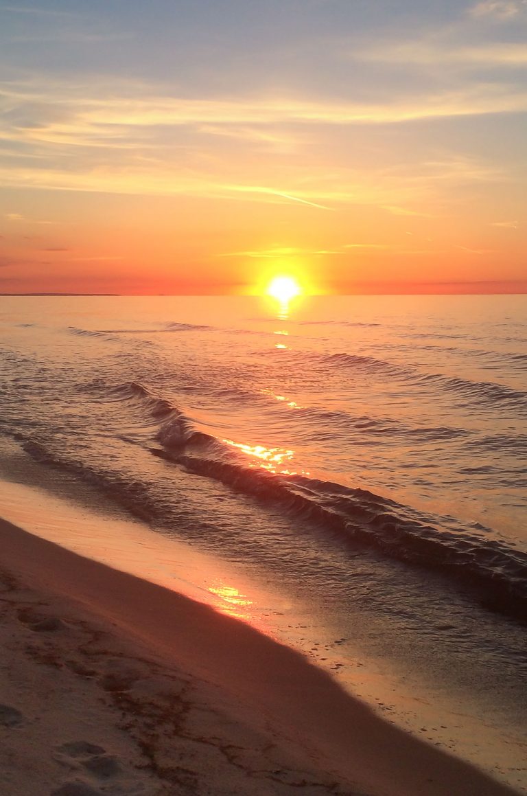 Sun and waves / 3354